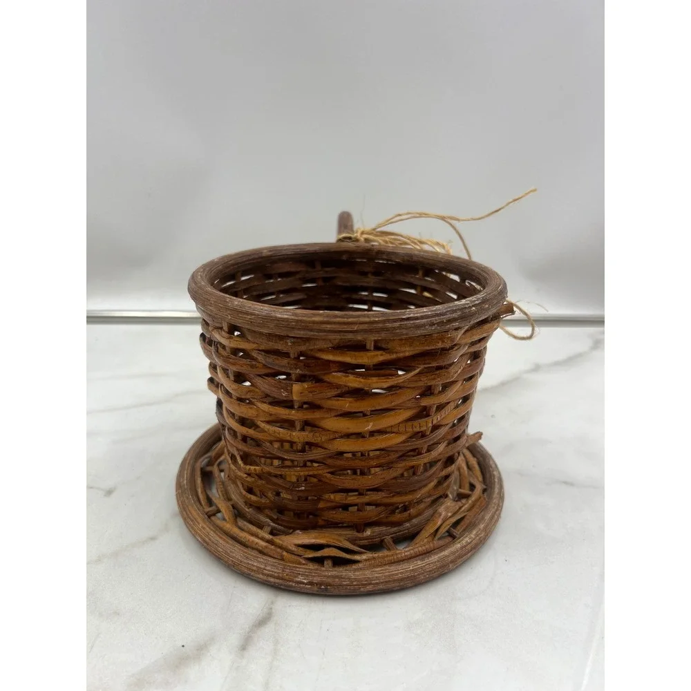 N/A vintage wicker